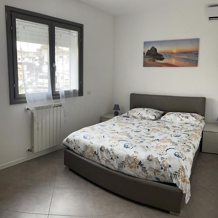 Dolcecasaleogiu Con Parcheggio Coperto Gratuito Apartment Vitinia Exterior foto